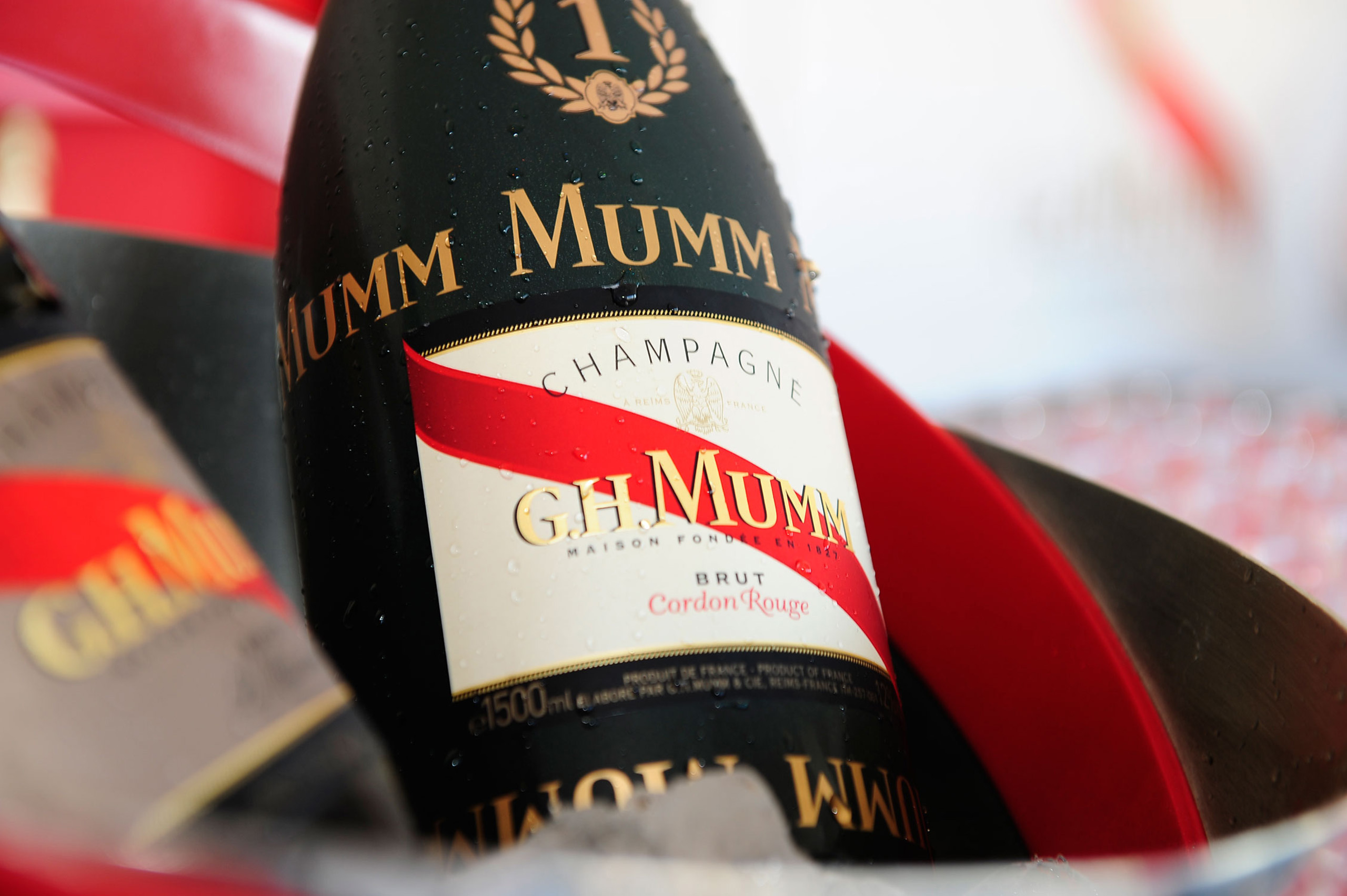 Mumm envoie dans l'espace le premier champagne adapté à l'impesenteur.