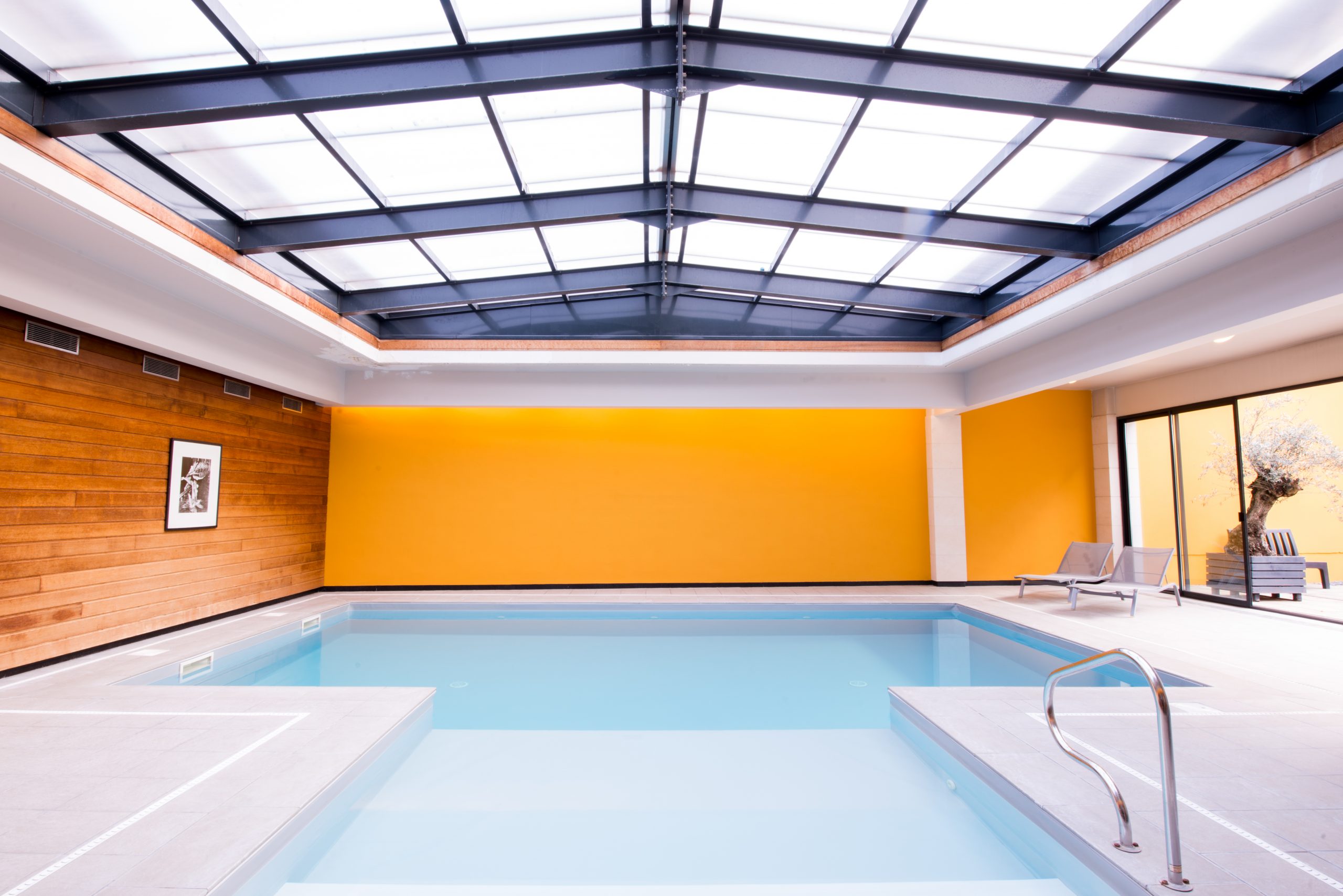 Indoor pool Reims hotel de la Paix Champagne hotel